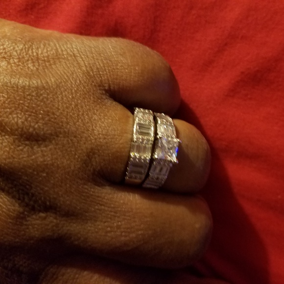 Ring - Picture 2 of 7